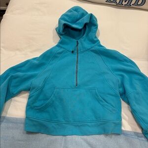 Electric turquoise lululemon scuba